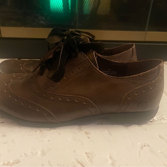 Born Sz 7 Classic Brown Leather Shoes - Picture 4 of 8
